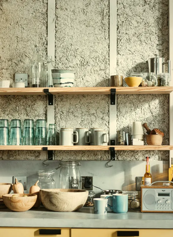 Cocina con luz de mañana
